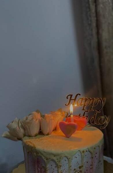 عکس فیک با کیک تولد