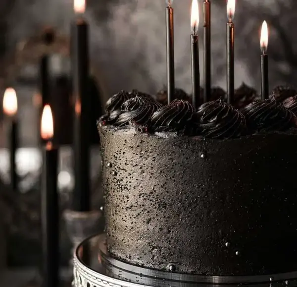 عکس از کیک تولد غمگین