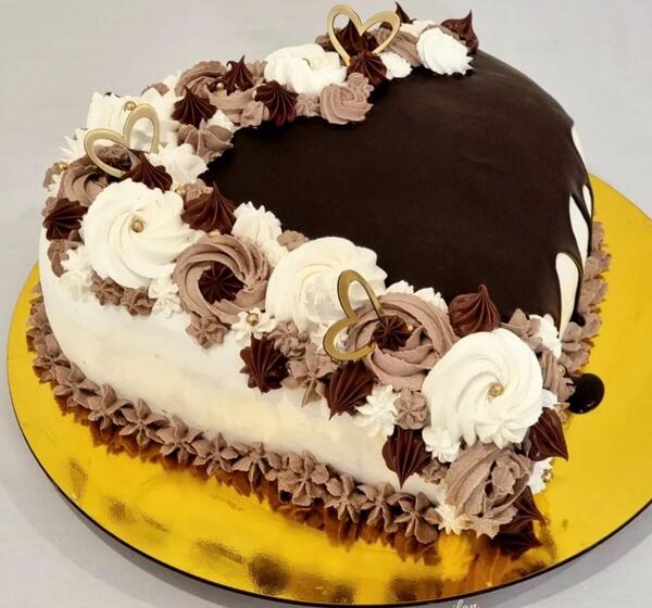 عکس کیک تولد شکلاتی بزرگ