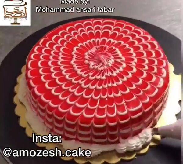 عکس کیک تولد با تزیین ژله بریلو