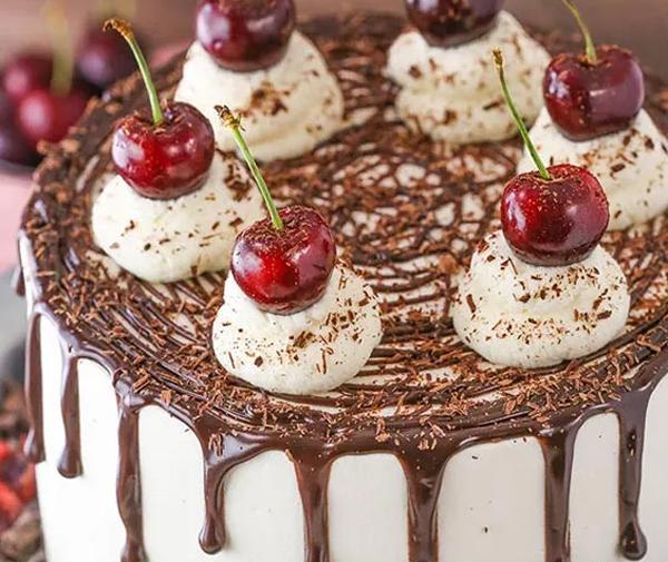 عکس کیک تولد خانگی دخترانه ساده