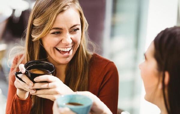 عکس از نوشیدن قهوه