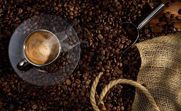عکس از نوشیدن قهوه
