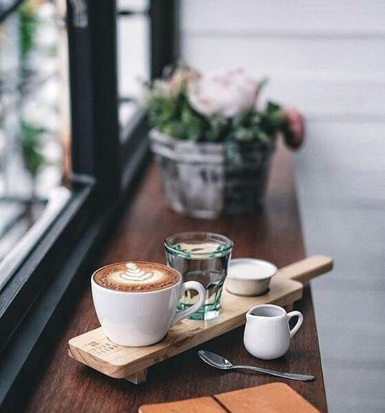 عکس پروفایل نوشیدن قهوه
