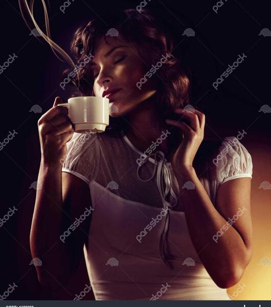 عکس پروفایل نوشیدن قهوه