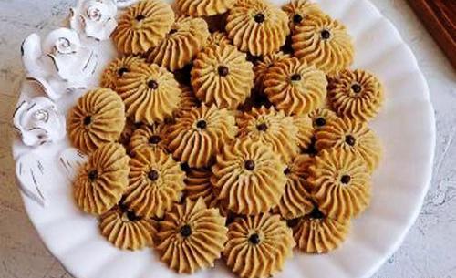 عکس شیرینی قهوه ای