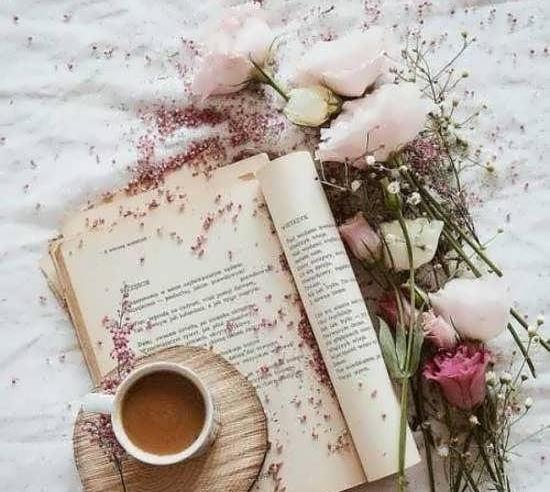 عکس پروفایل کتاب با قهوه
