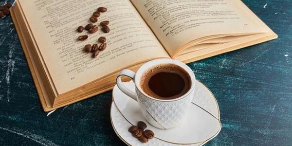 عکس پروفایل کتاب با قهوه