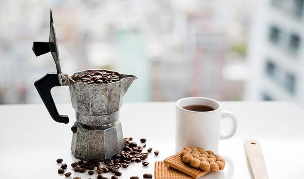 عکس قهوه جوش روی گاز