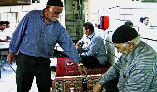 دانلود عکس پیرمرد قهوه خانه