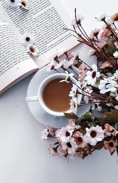 عکس پروفایل کتاب و گل و قهوه