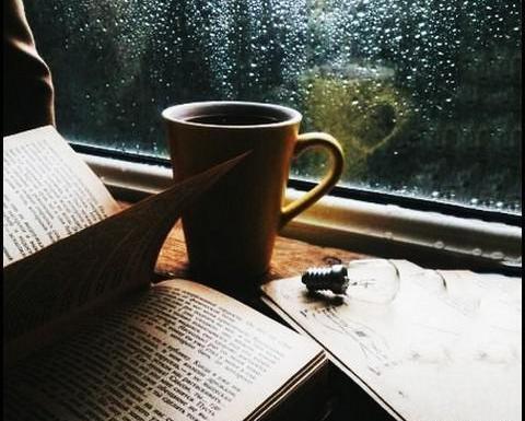 عکس پروفایل کتاب و عینک و قهوه