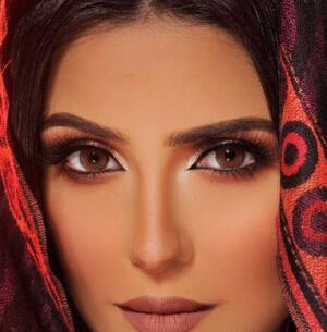 عکس لنز قهوه ای روشن