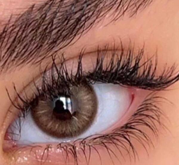 عکس لنز قهوه ای روشن