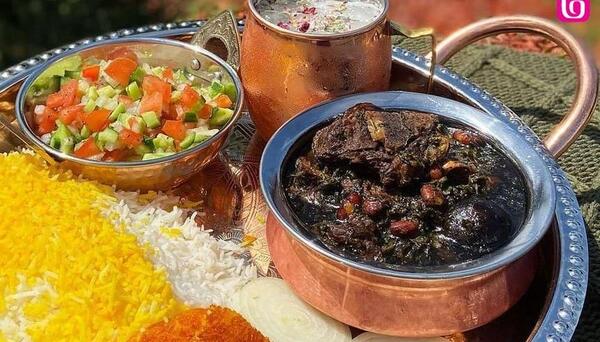 طرز تهیه قورمه سبزی با عکس