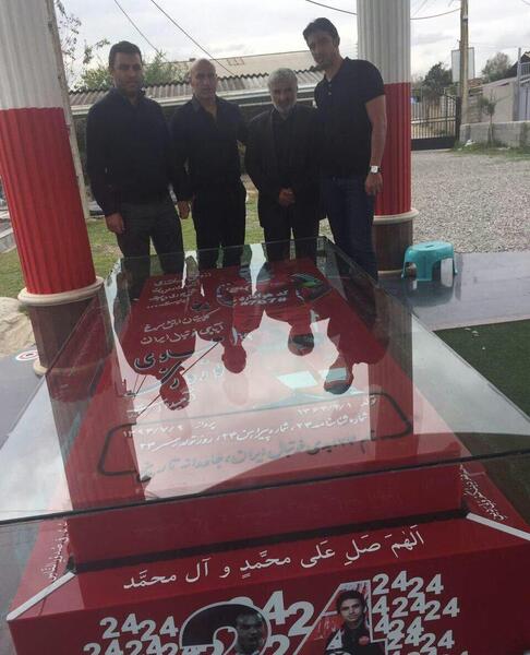 عکس هادی نوروزی در قبر