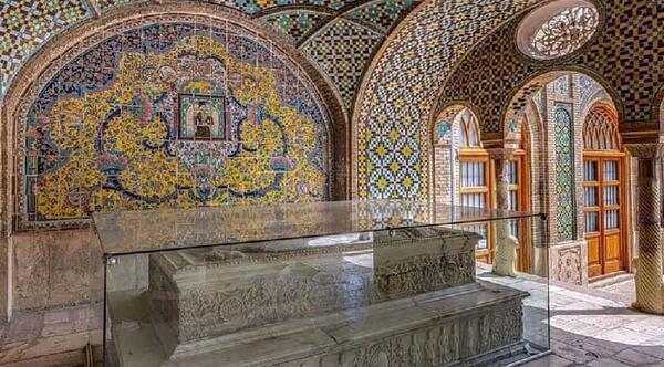 عکس قبر ناصرالدین شاه و جیران