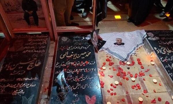 عکس از قبر قاسم سلیمانی