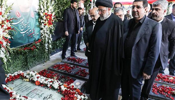عکس از قبر قاسم سلیمانی