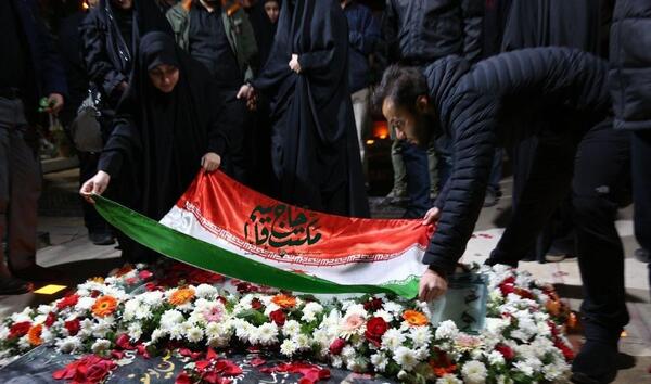 عکس از قبر قاسم سلیمانی