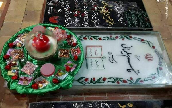 عکس قبر مادر حاج قاسم سلیمانی