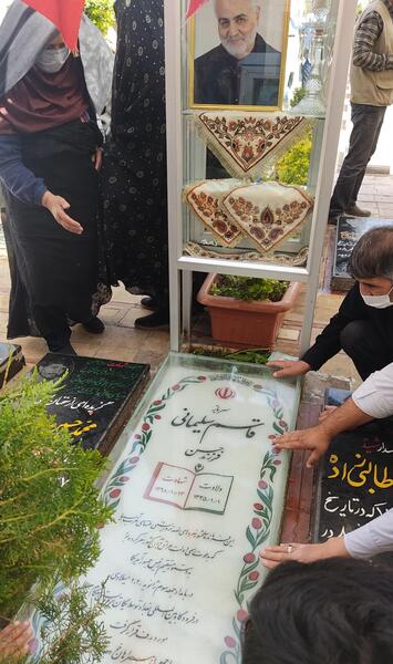 عکس داخل قبر سردار سلیمانی
