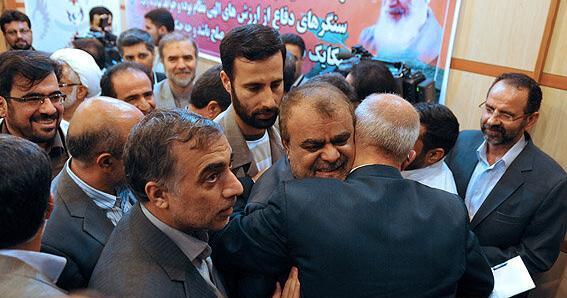 عکس قبر رستم قاسمی