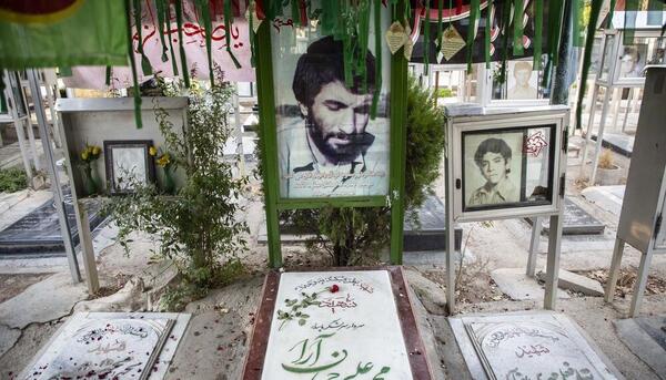 عکس قبر شهید چمران