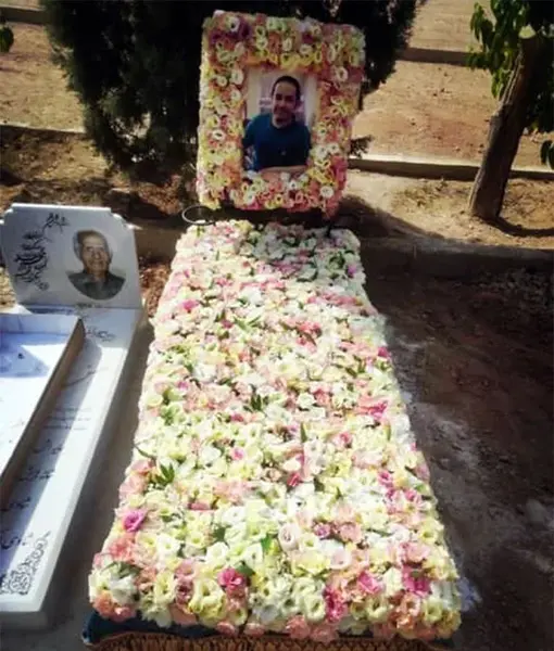 عکس قبر تازه خاک شده در شب