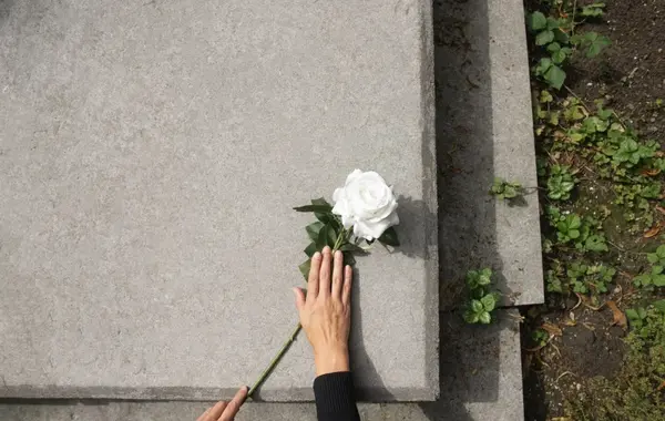 دانلود عکس سنگ قبر بدون نوشته