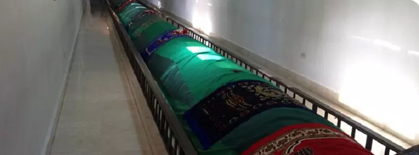عکس قبر ادم حوا