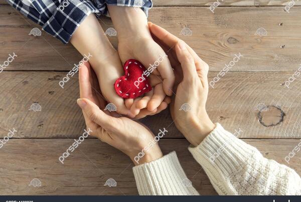 عکس قلب دست دختر و پسر