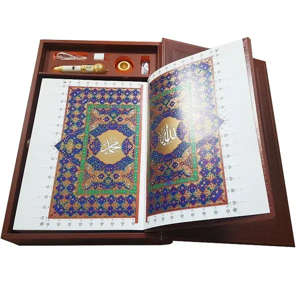 عکس قرآن طلا