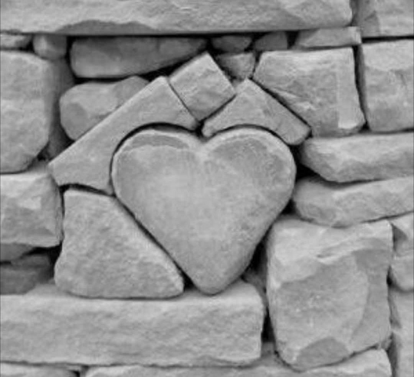 عکس قلب سنگی برای پروفایل