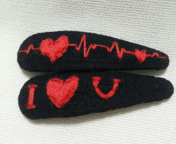 عکس قلب گلدوزی