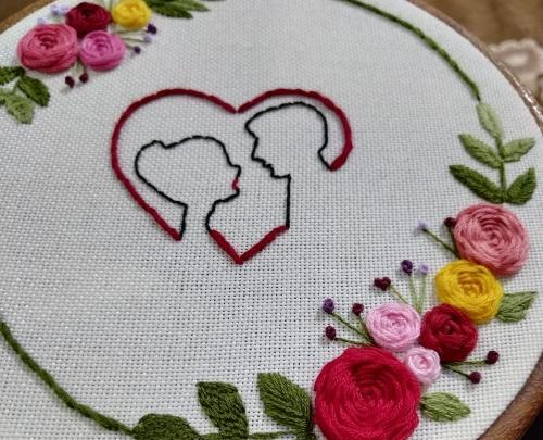 عکس قلب گلدوزی