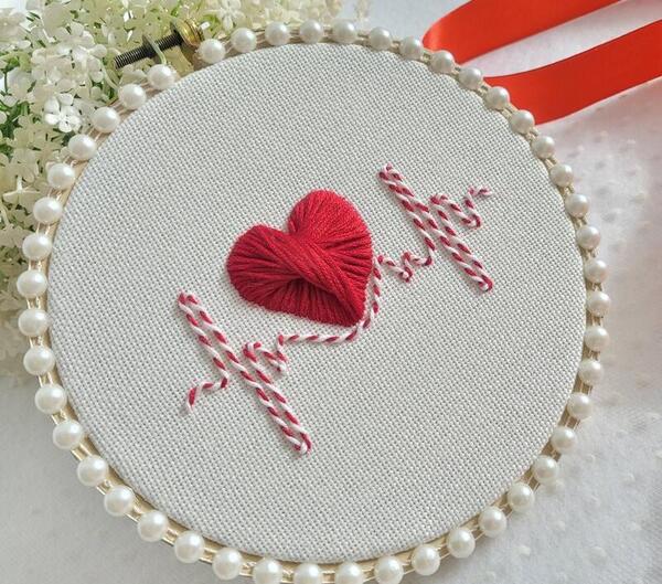 عکس قلب گلدوزی