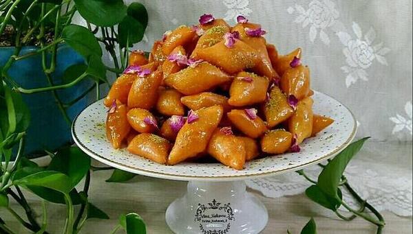 گیاه گوش فیل عکس