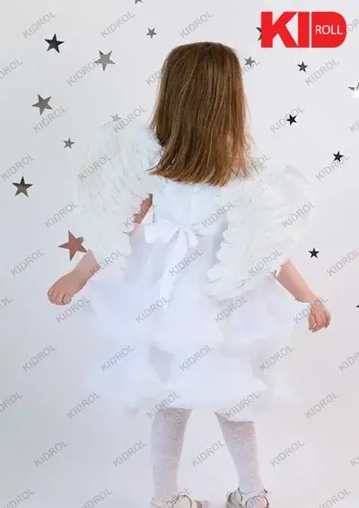 عکس بچه با لباس فرشته