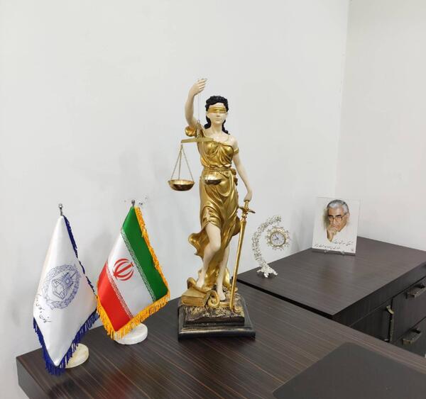 عکس مجسمه فرشته عدالت