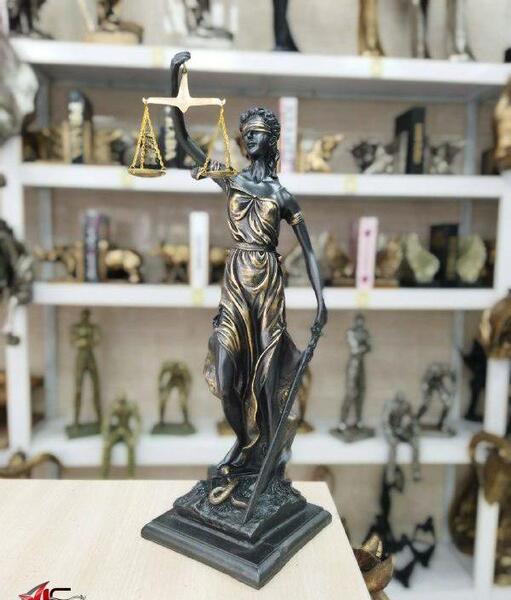 عکس مجسمه فرشته عدالت
