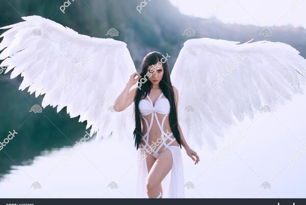 عکس فرشته با بال سیاه