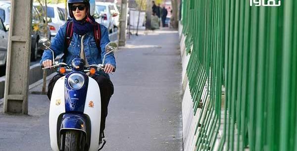 عکس فرشته حسینی در جنگل آسفالت
