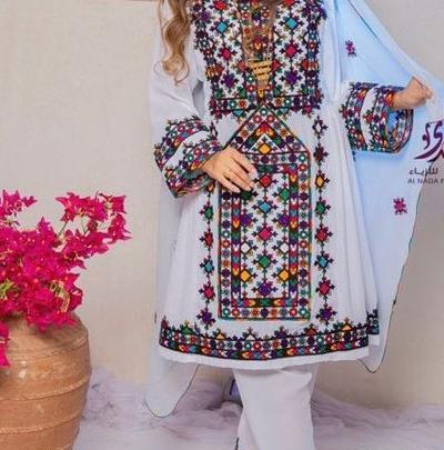عکس فیک دخترونه با لباس بندری