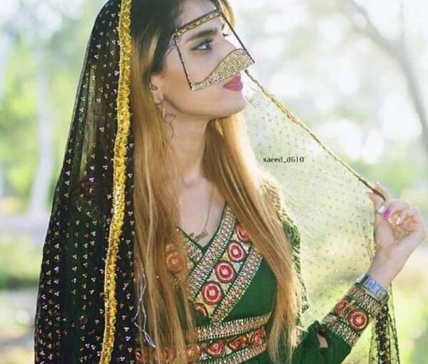 عکس فیک دخترونه با لباس بندری