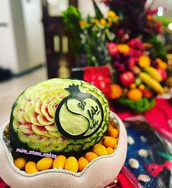 عکس فانتزی دختر با هندوانه