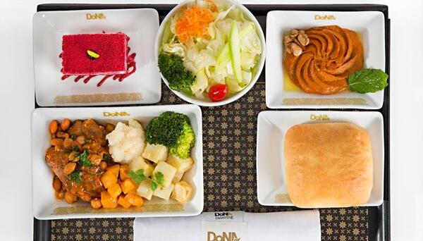 عکس غذا در قطار