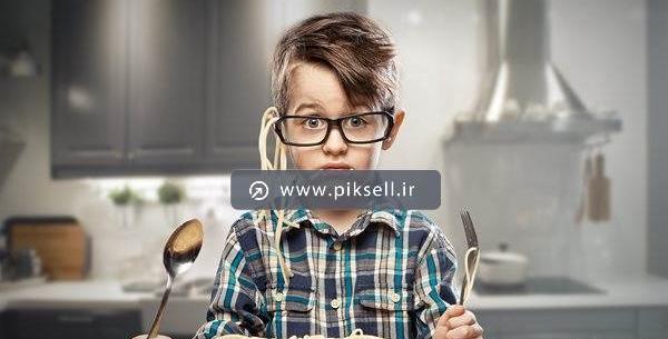 عکس غذا خوردن بچه