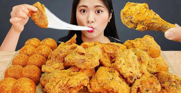 عکس غذا خوردن خارجی