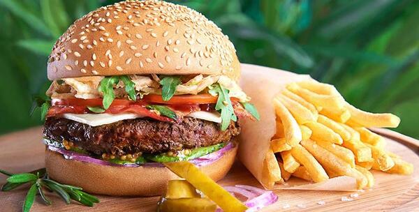 عکس غذا خوردن خارجی